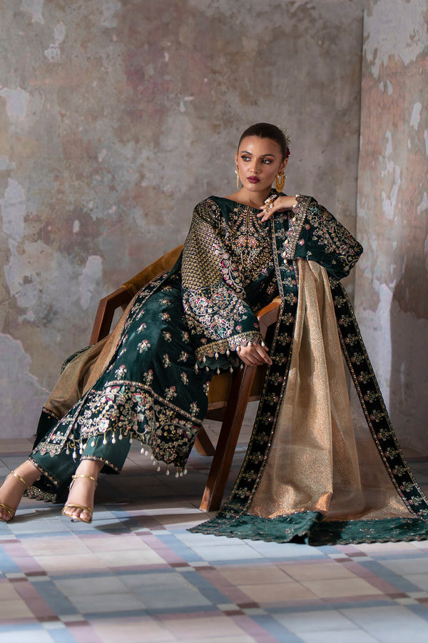 Emaan Adeel | Saanjh Velvet Collection 24 | Nisha