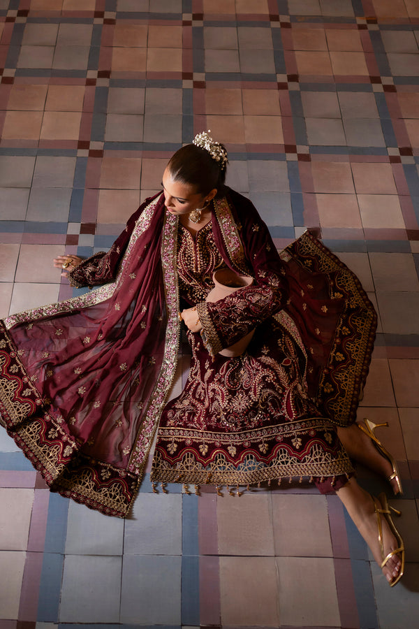 Emaan Adeel | Saanjh Velvet Collection 24 | Tara