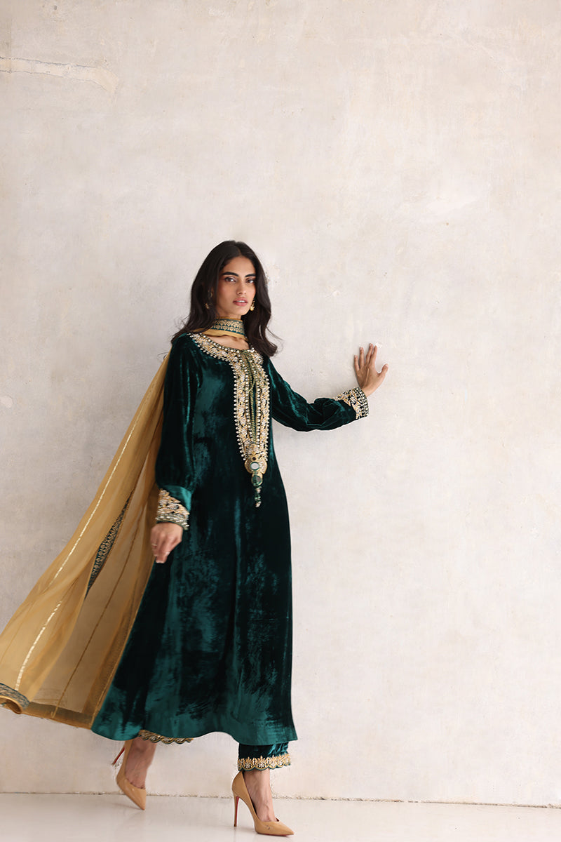 Sana Abbas | Velvet Formals | ESRA - Official Sana Abbas - Agha Fabrics UK