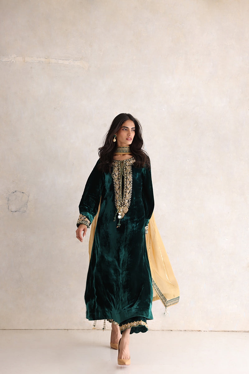 Sana Abbas | Velvet Formals | ESRA - Official Sana Abbas - Agha Fabrics UK