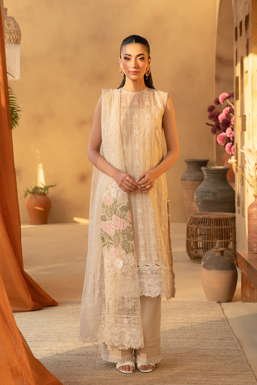 Saira Rizwan | Luxury Lawn 25 | MADONNA-SRL25-08