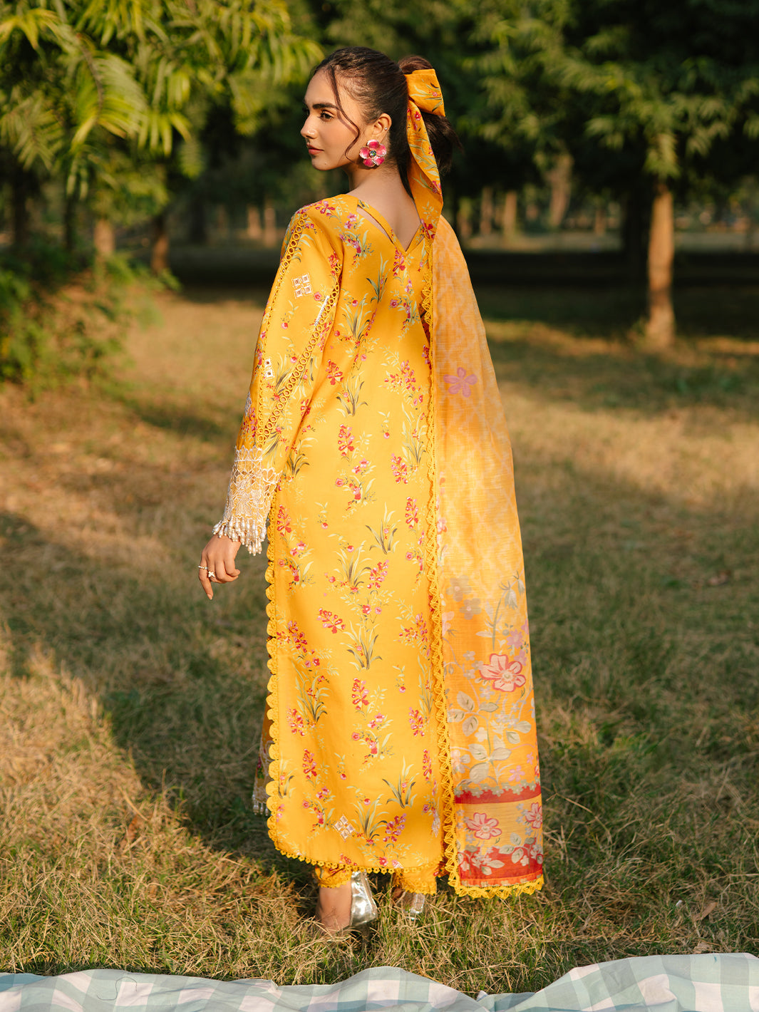 Parishay | Ivy Bloom Luxury Lawn | IVY-01 - Official Parishay - Agha Fabrics UK
