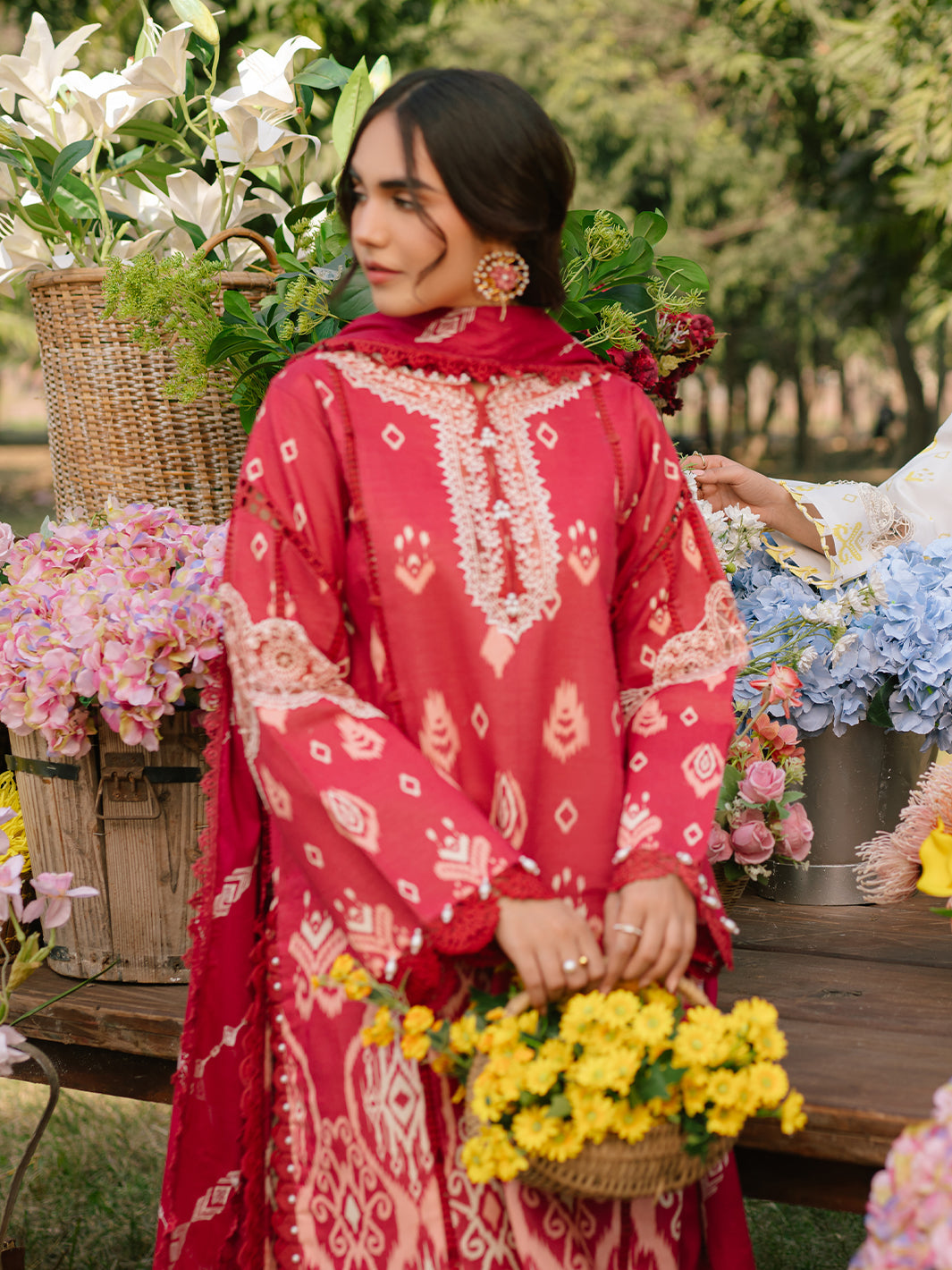 Parishay | Ivy Bloom Luxury Lawn | IVY-04 - Official Parishay - Agha Fabrics UK
