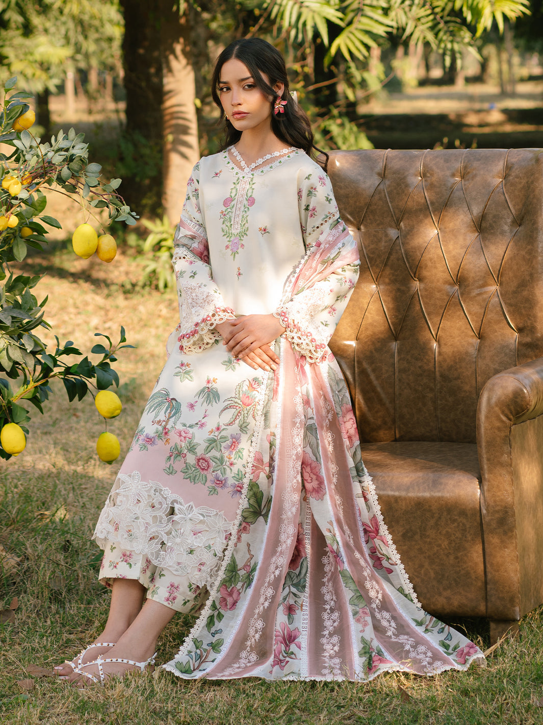 Parishay | Ivy Bloom Luxury Lawn | IVY-05 - Official Parishay - Agha Fabrics UK