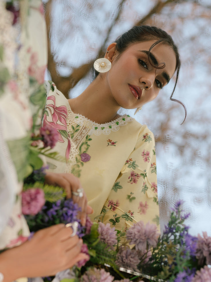 Parishay | Ivy Bloom Luxury Lawn | IVY-06 - Official Parishay - Agha Fabrics UK