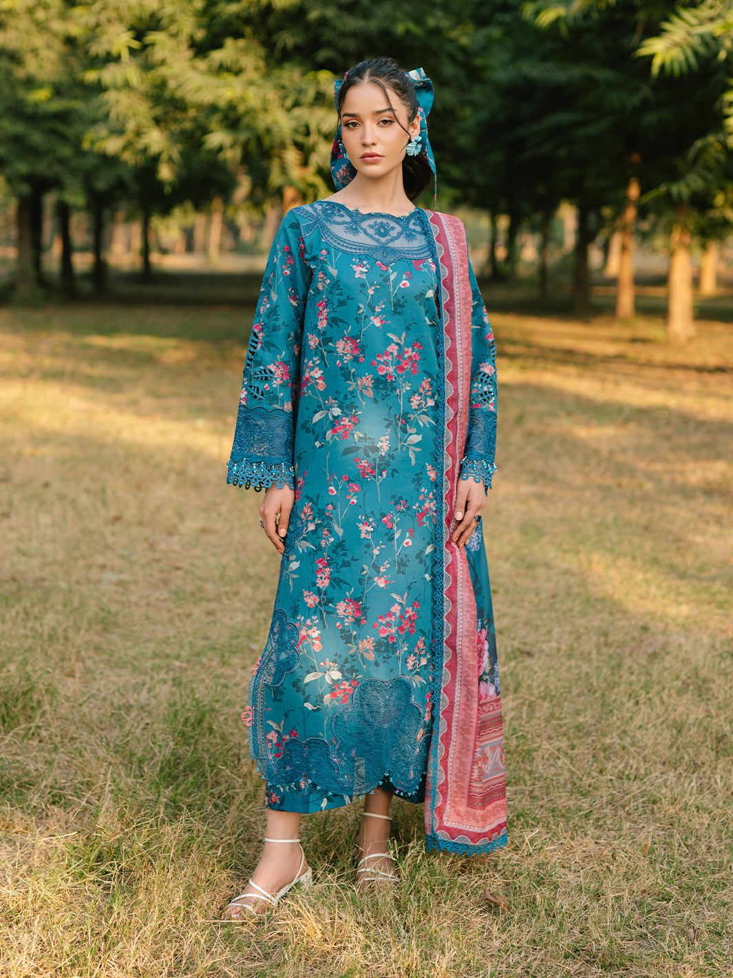 Parishay | Ivy Bloom Luxury Lawn | IVY-07 - Official Parishay - Agha Fabrics UK