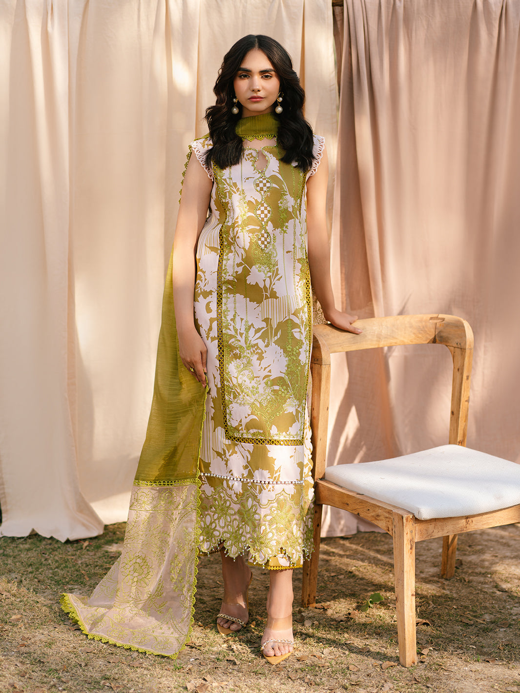 Parishay | Ivy Bloom Luxury Lawn | IVY-12 - Official Parishay - Agha Fabrics UK