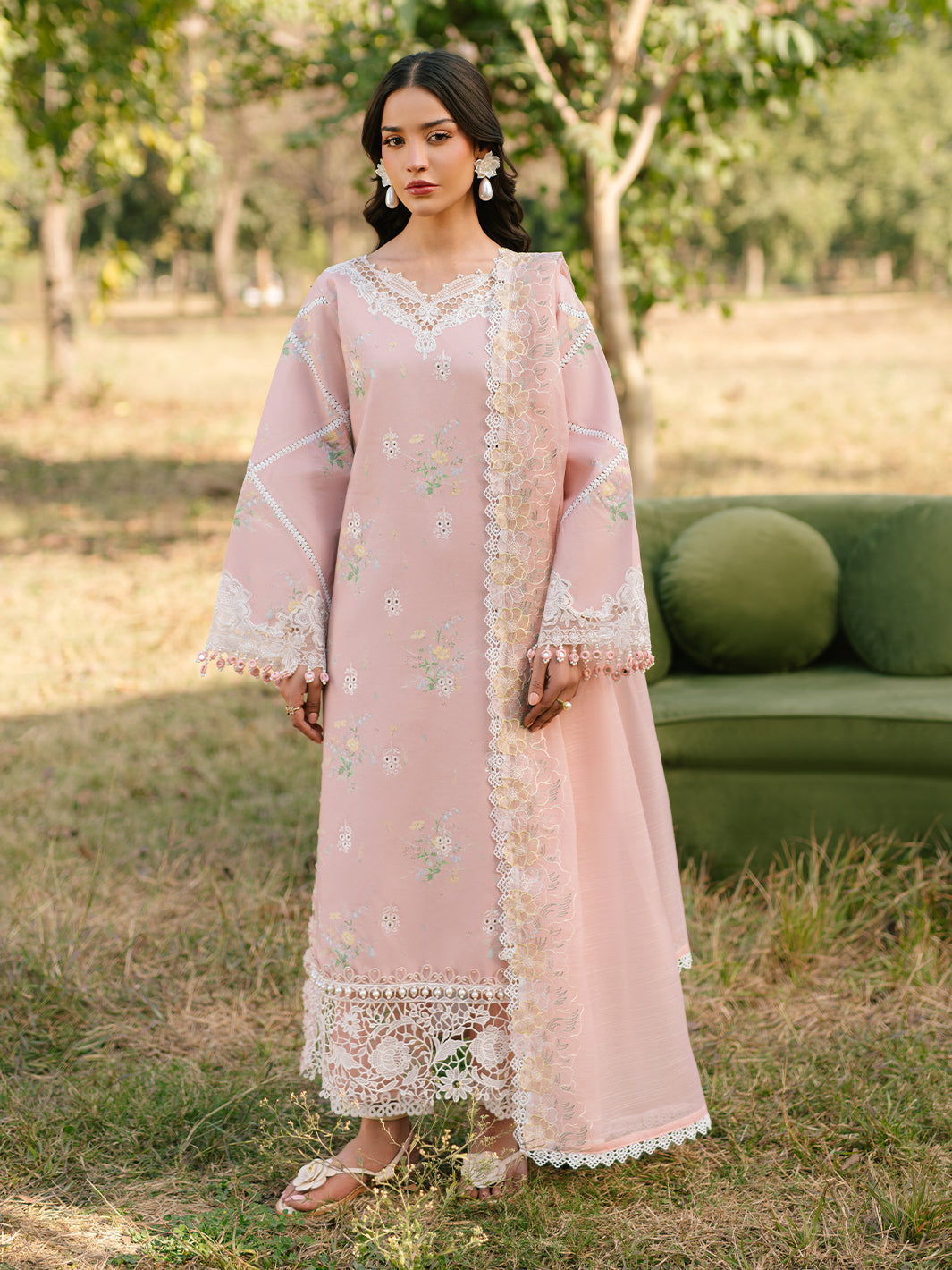 Parishay | Ivy Bloom Luxury Lawn | IVY-14 - Official Parishay - Agha Fabrics UK