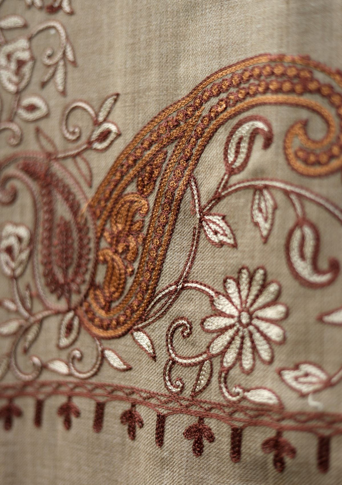 Ari Work Wool Shawl D - 76 - D Skin - Official Shawls Niche - Agha Fabrics UK