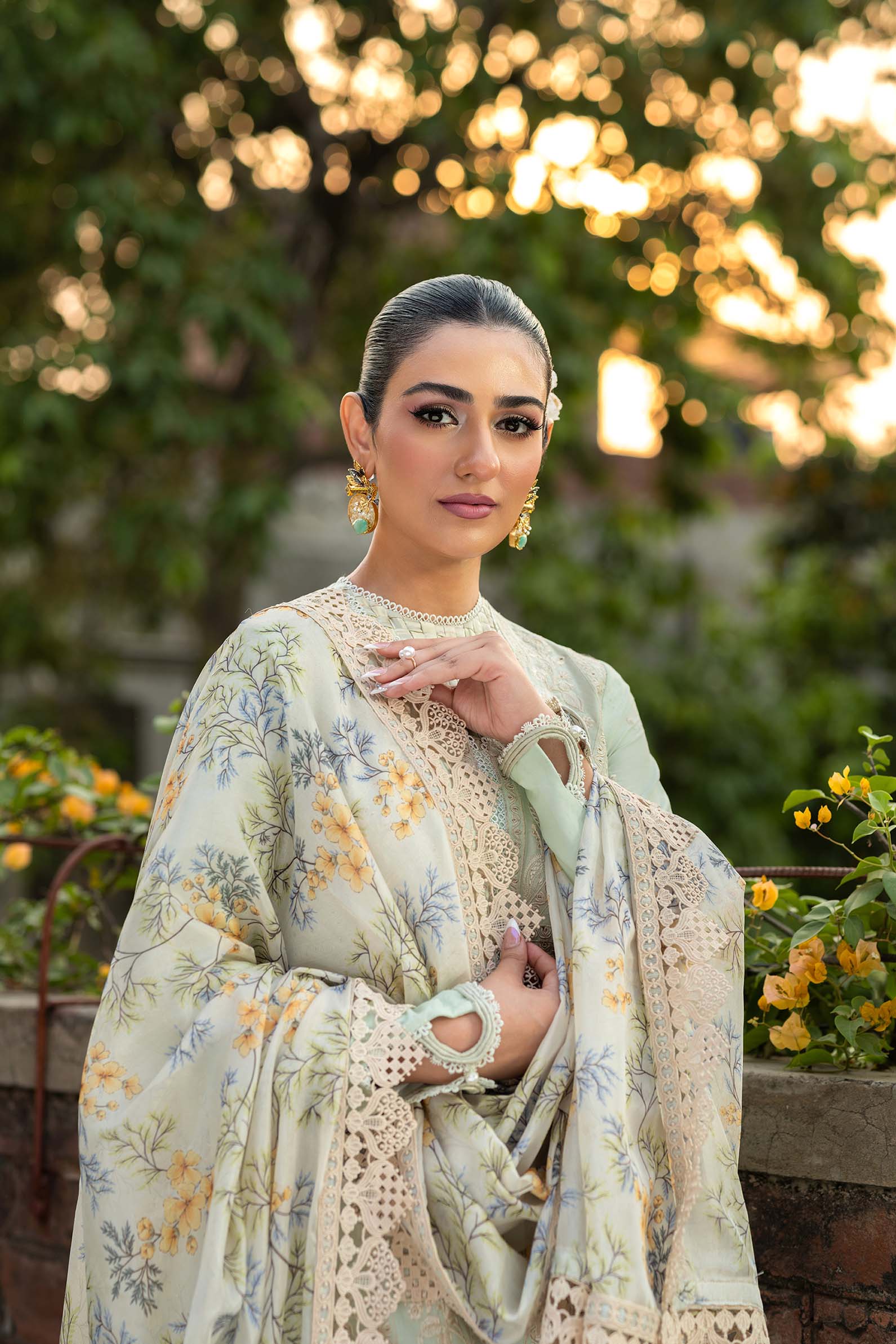 Maryam Hussain | Luxury Lawn 25 | Gulbeen