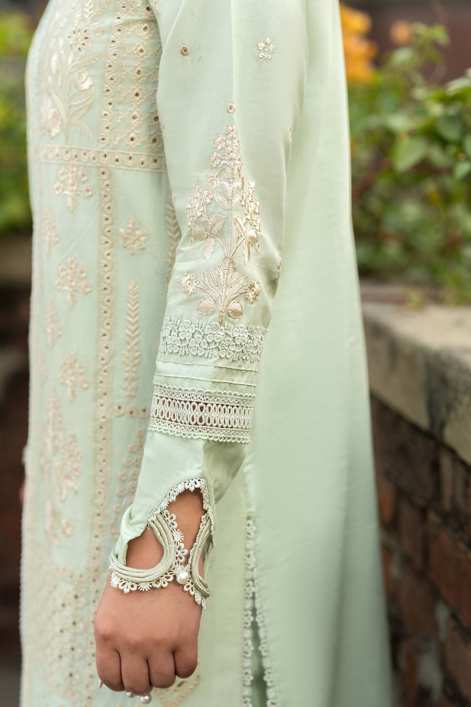 Maryam Hussain | Luxury Lawn 25 | Gulbeen