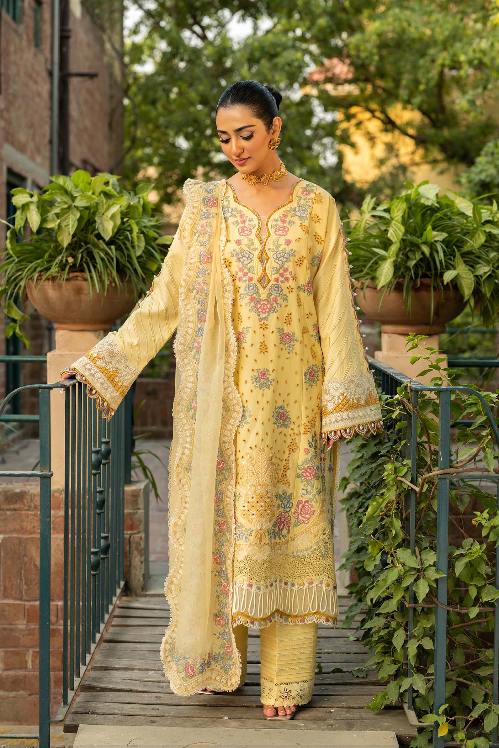 Maryam Hussain | Luxury Lawn 25 | Marjaan