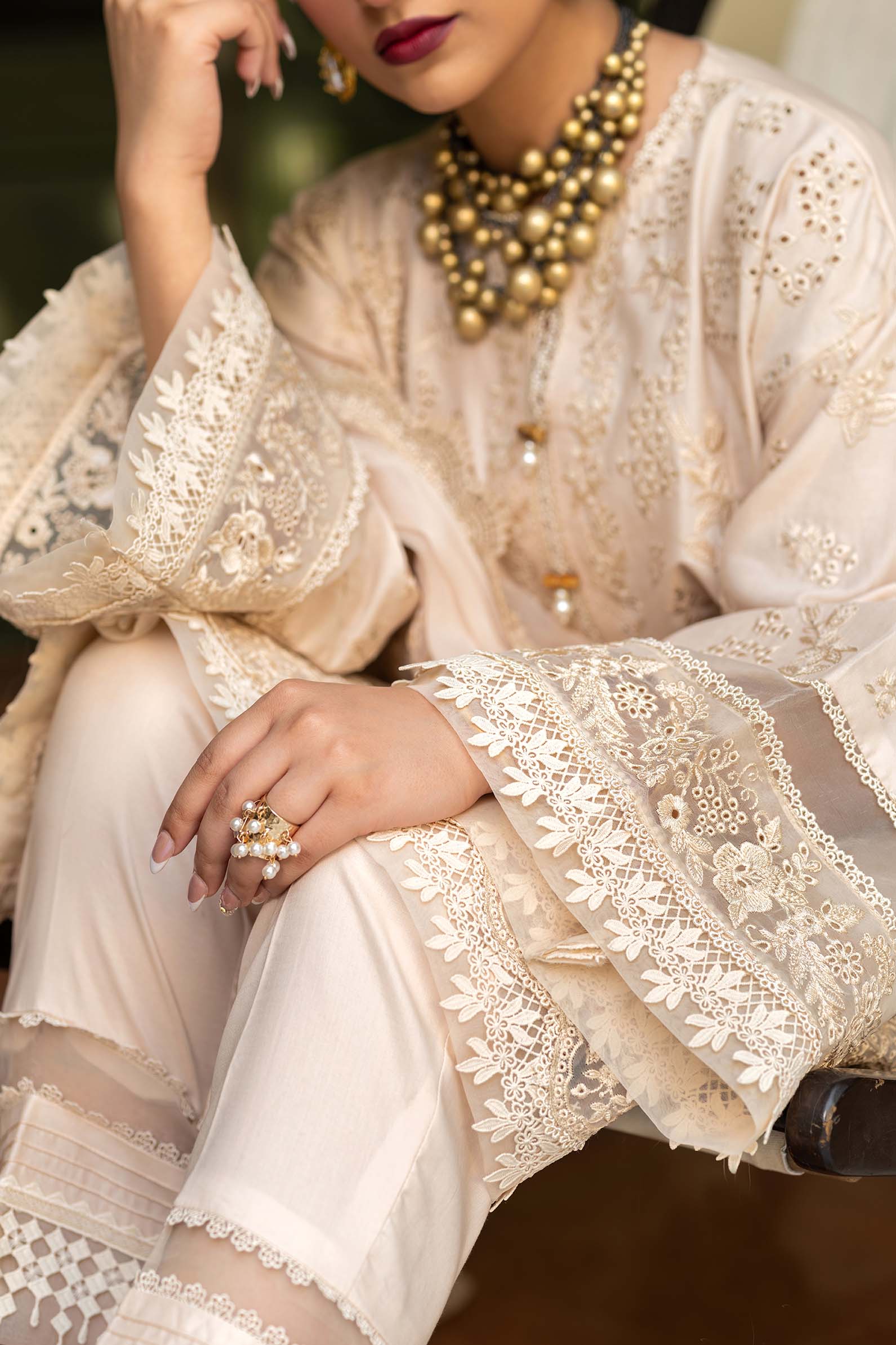 Maryam Hussain | Luxury Lawn 25 | Raya