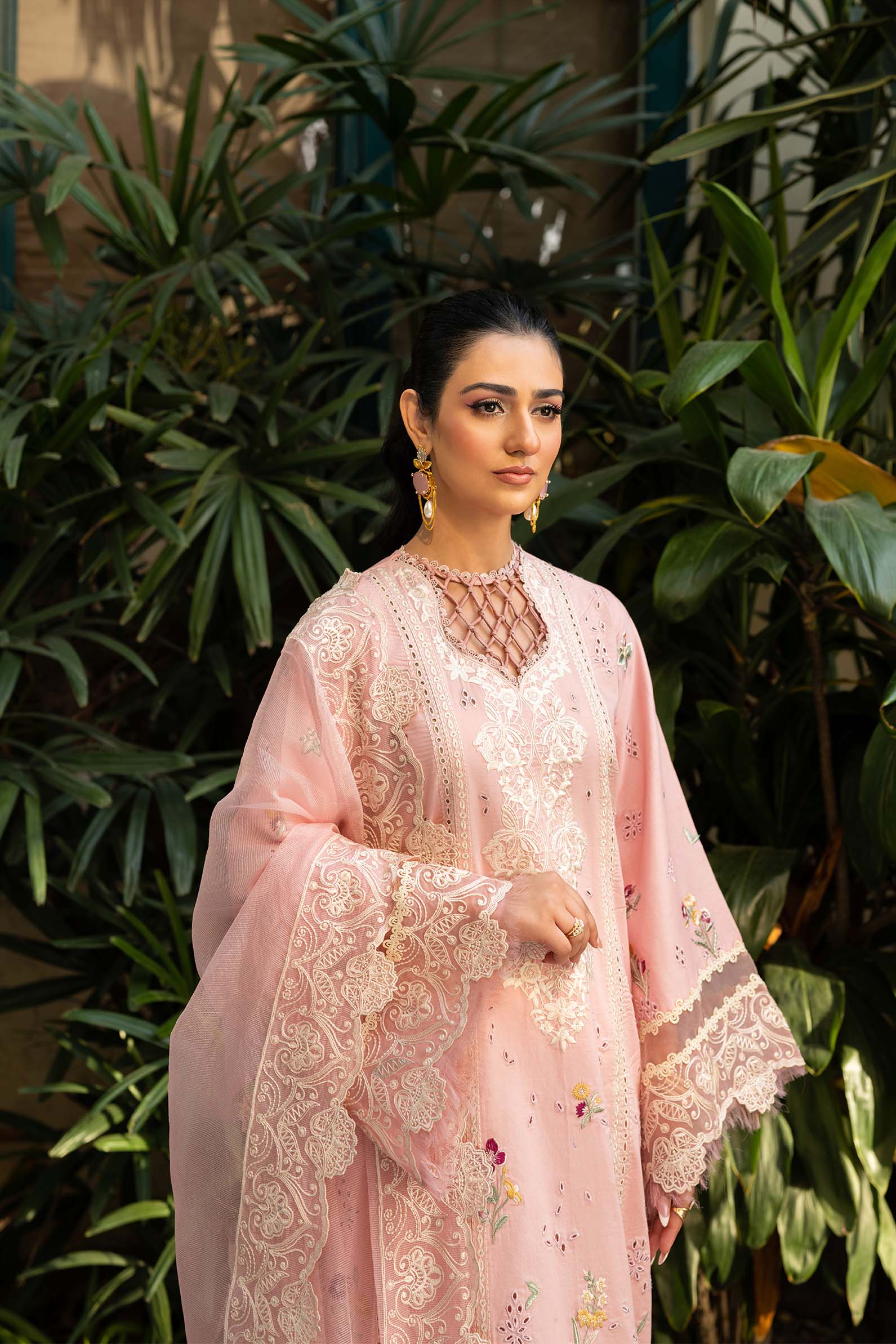 Maryam Hussain | Luxury Lawn 25 | Naina