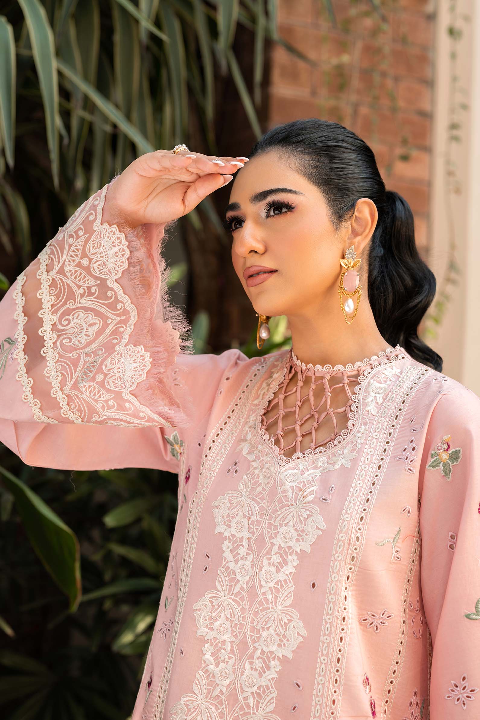 Maryam Hussain | Luxury Lawn 25 | Naina