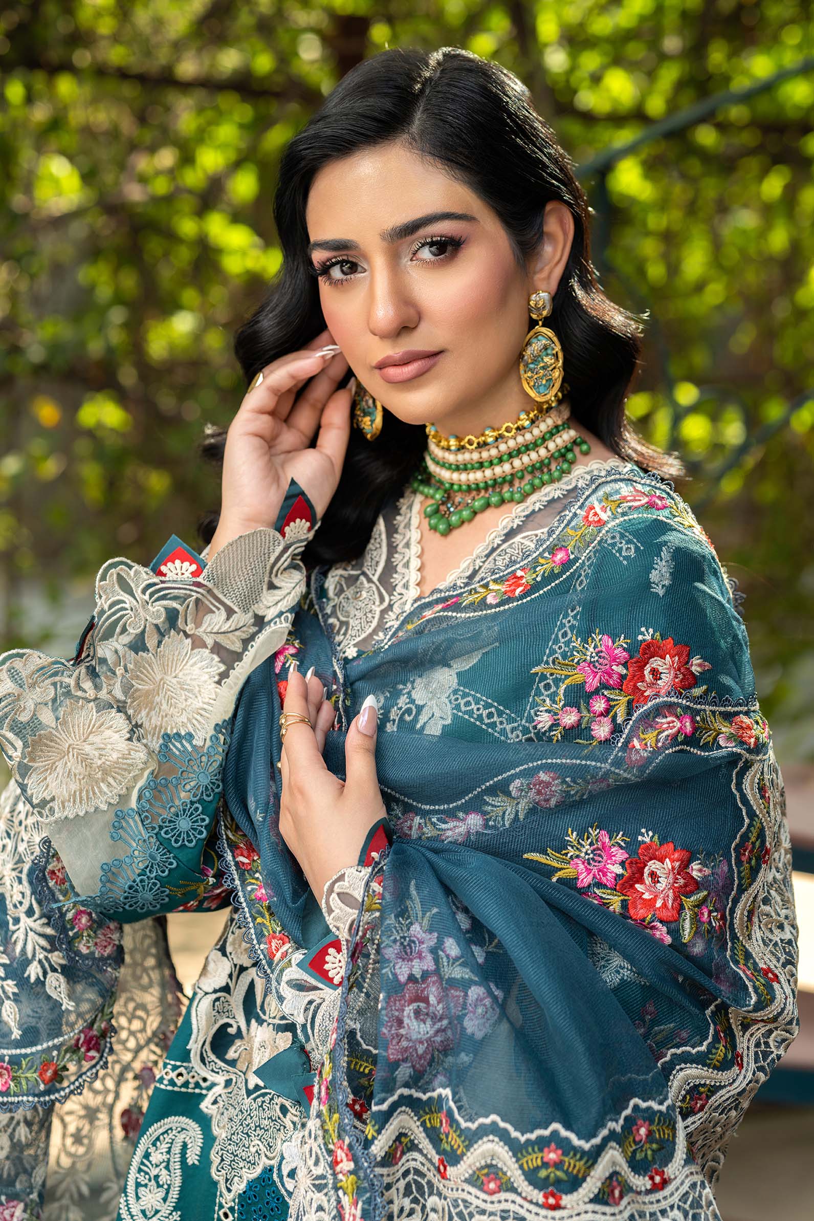 Maryam Hussain | Luxury Lawn 25 | Neelum