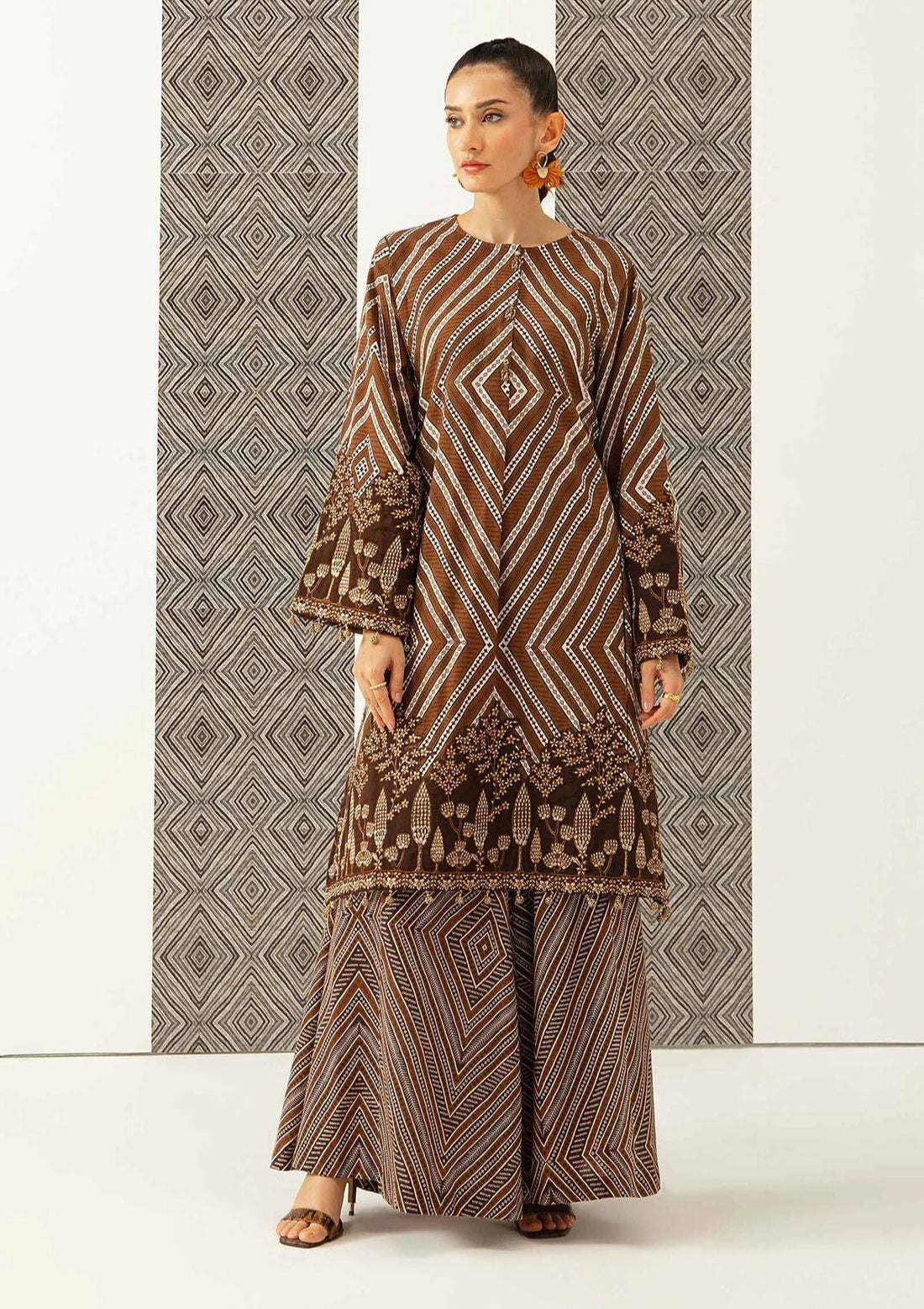 Winter Collection - M.Basics - Unstitched - MB#8B - Official M.Basics - Agha Fabrics UK