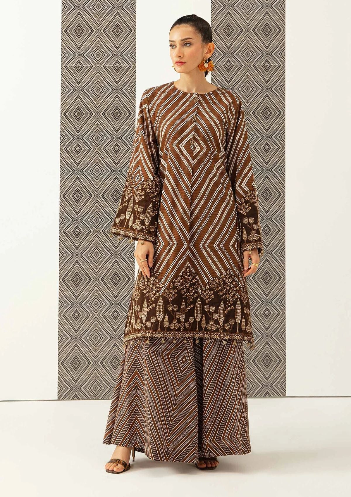 Winter Collection - M.Basics - Unstitched - MB#8B - Official M.Basics - Agha Fabrics UK