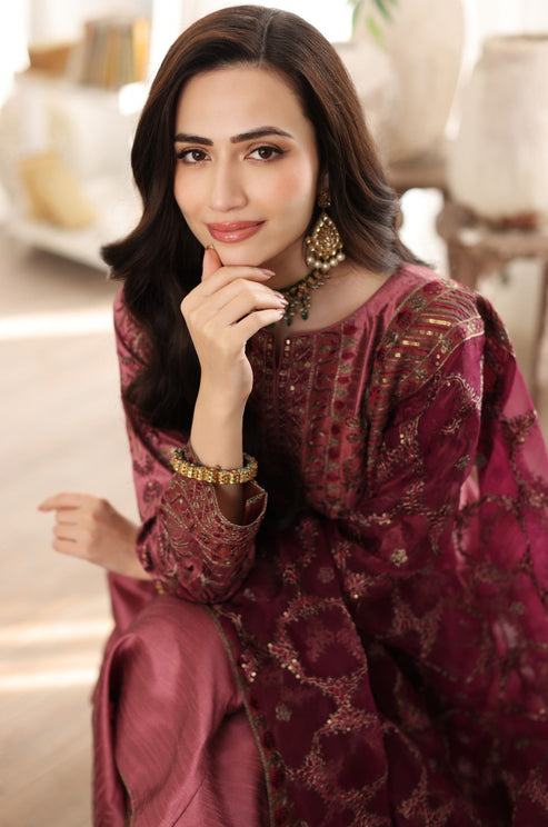 Mohagni | Ishq Aatish Formals | MGS-07 RESHAM