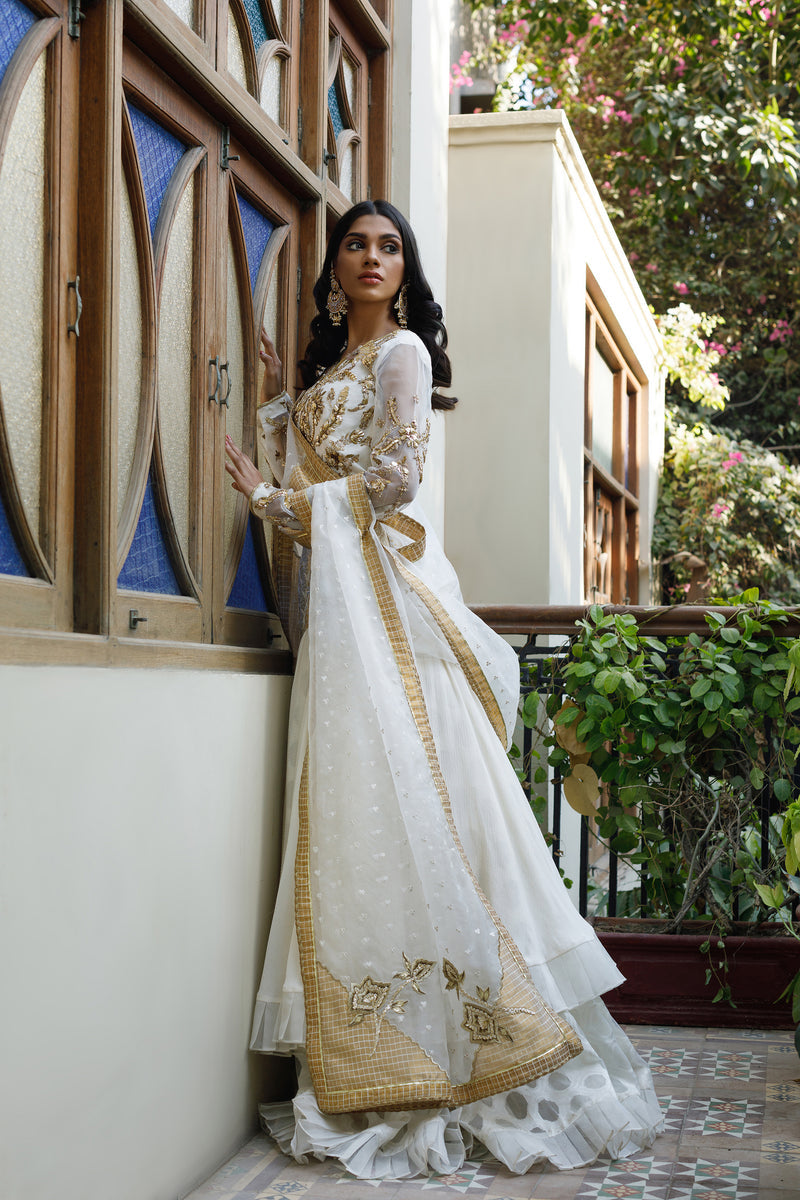 Wahajmkhan | Bahar Begum Formals | WHITE GOLD MERMAID LC