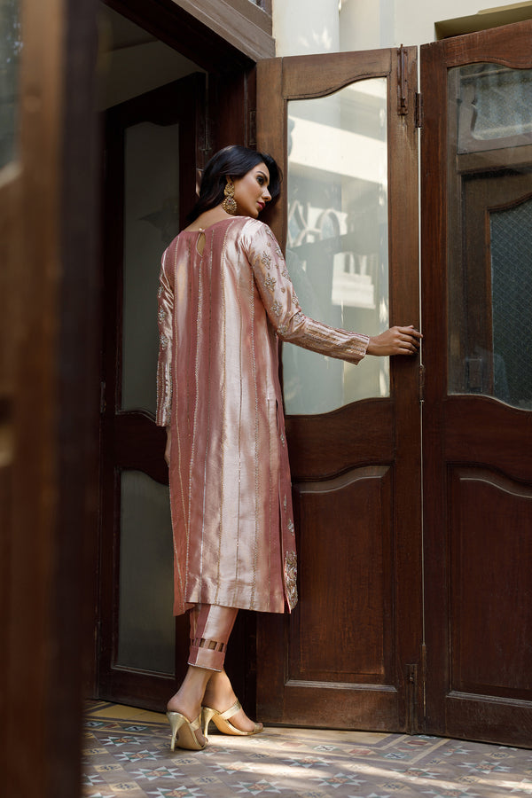 Wahajmkhan | Bahar Begum Formals | TISSUE PINK & MAGENTA SHAWL