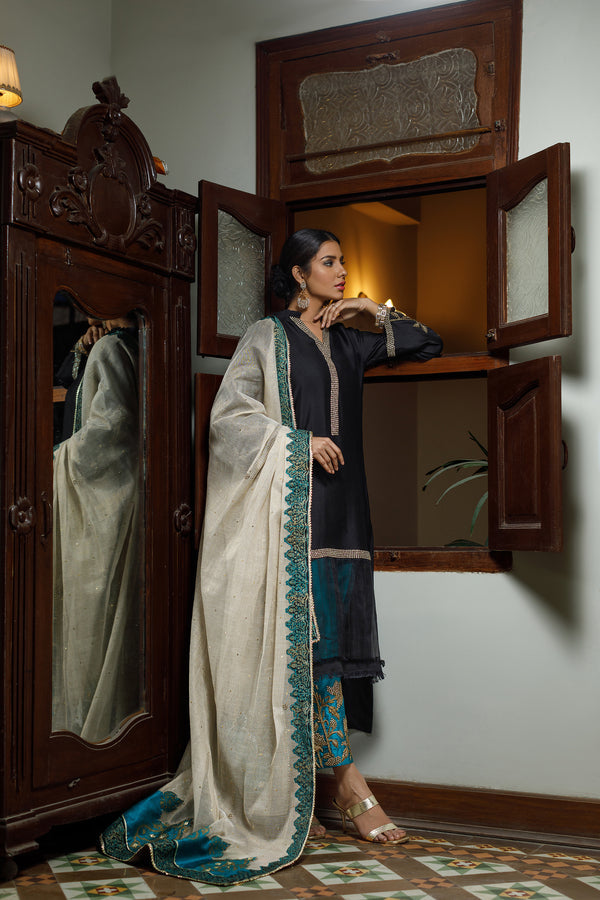 Wahajmkhan | Bahar Begum Formals | BLACK TURQUOISE BEGUM JORA