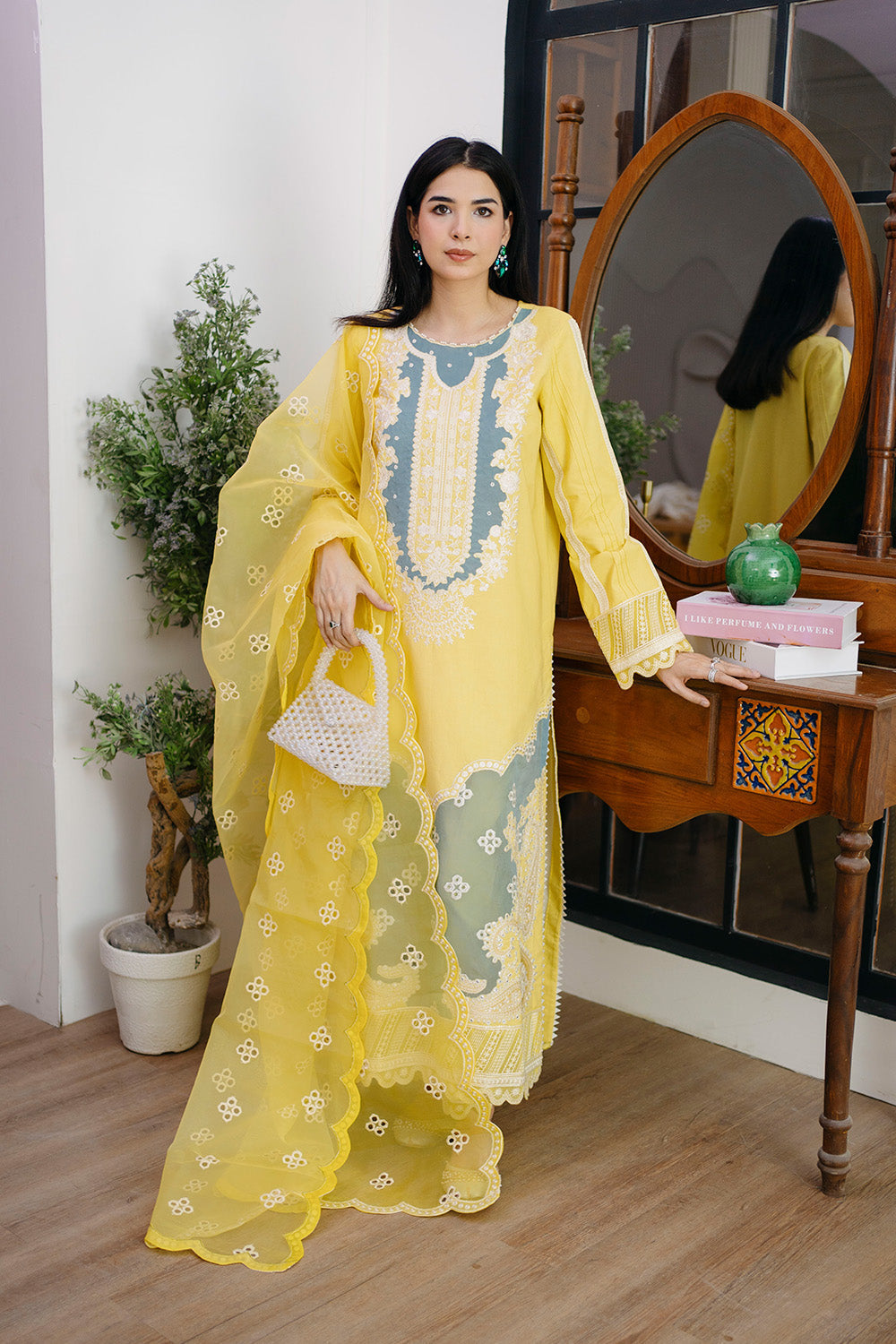 Maryum N Maria | Koel 25 | ROBYN - MS50285