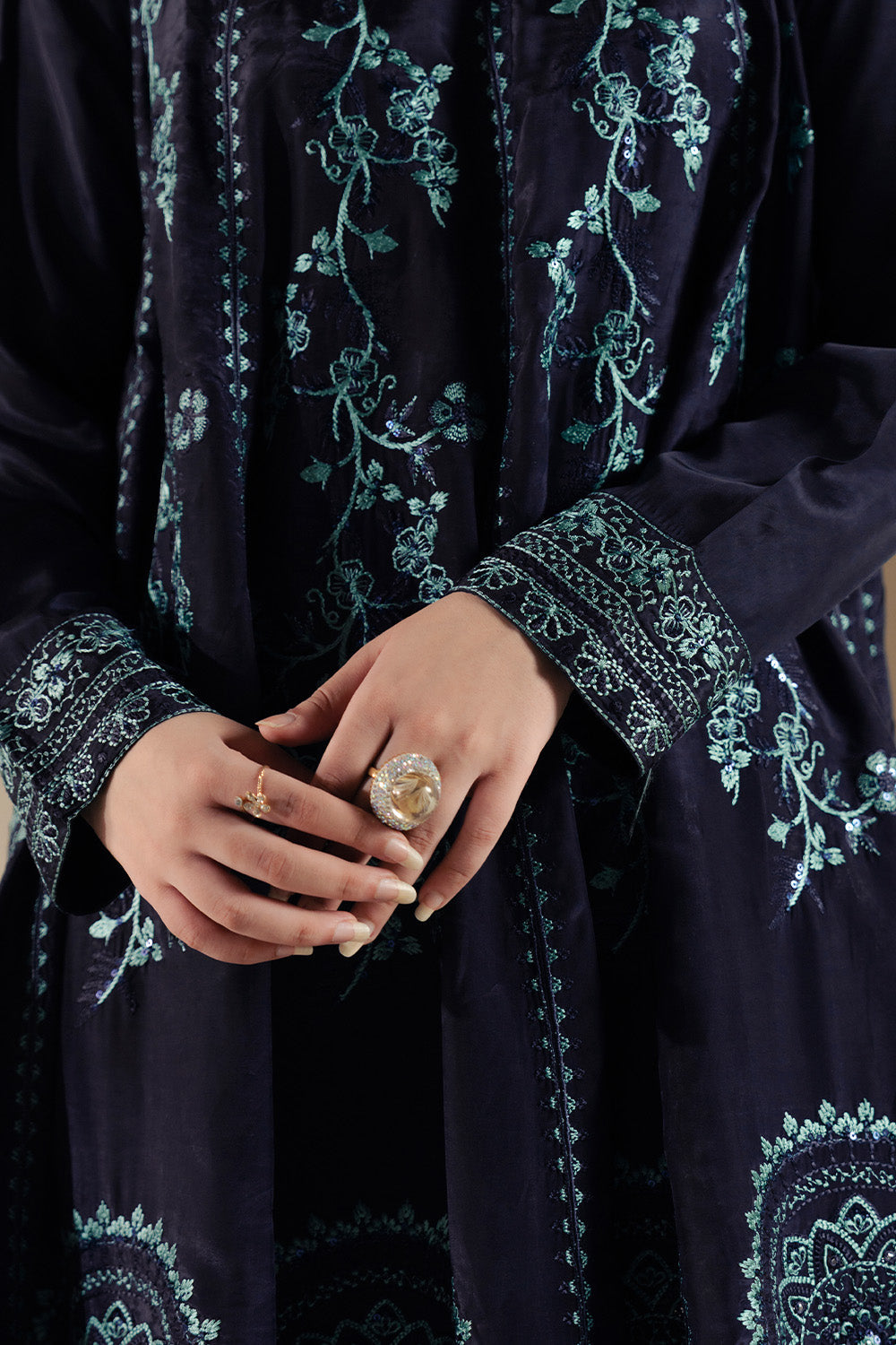 Maryum N Maria | Lyla Pret | VIE - MS50371