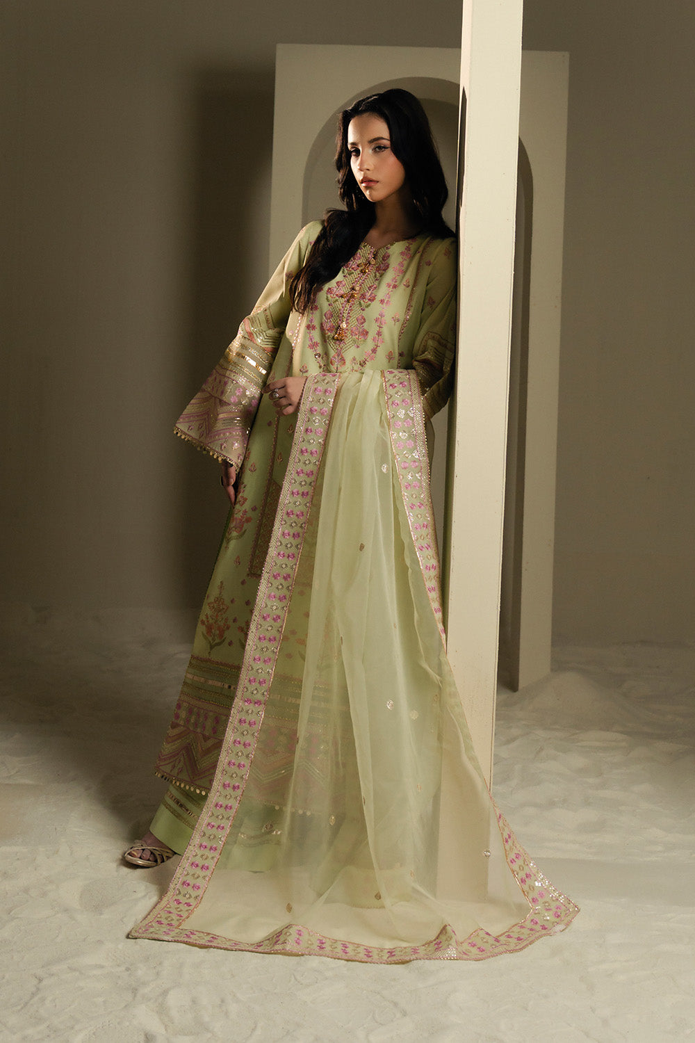 Maryum N Maria | Lyla Pret | CHÃÂÃÂRIE - MS50380