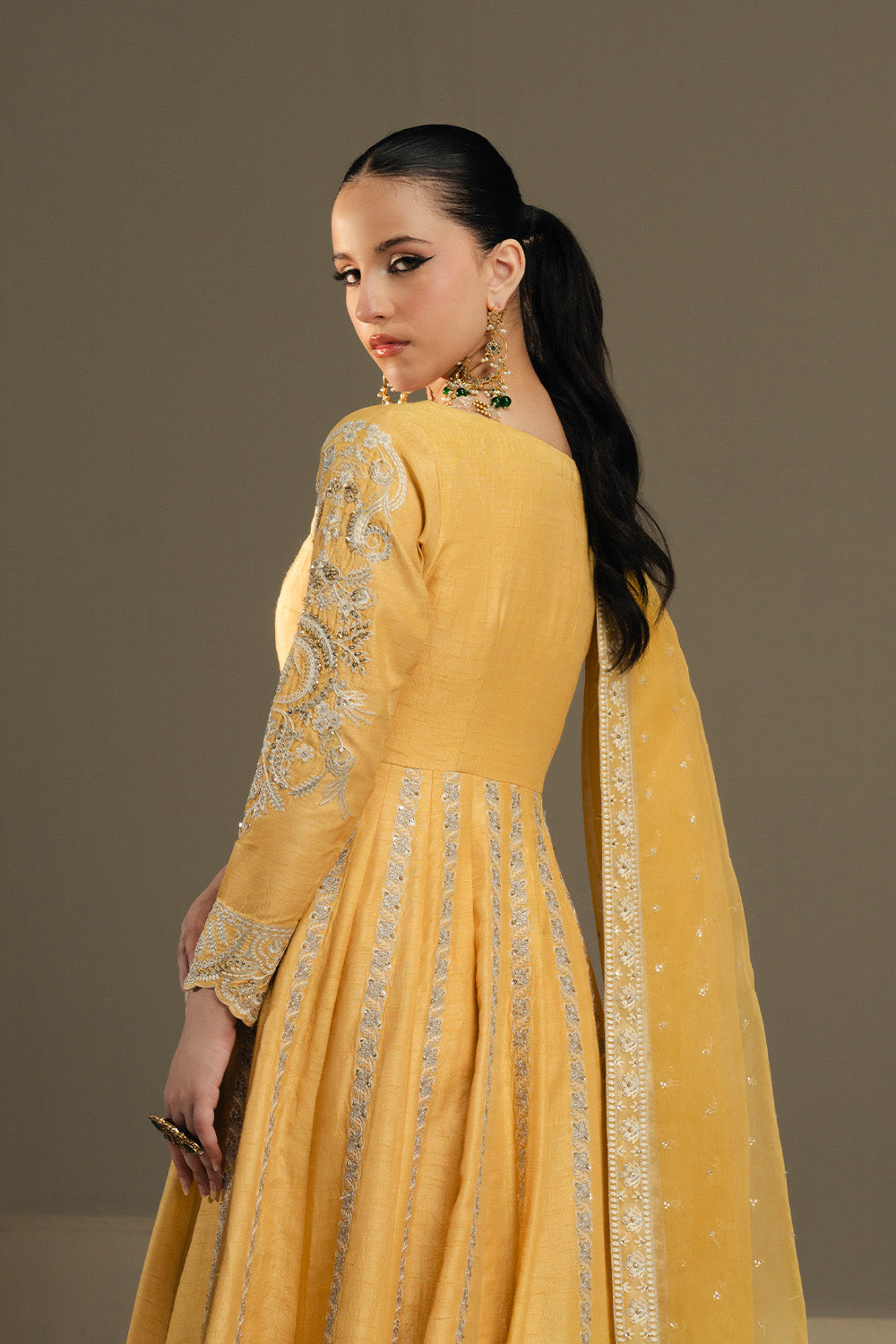 Maryum N Maria | Lyla Pret | VENI - MS50383