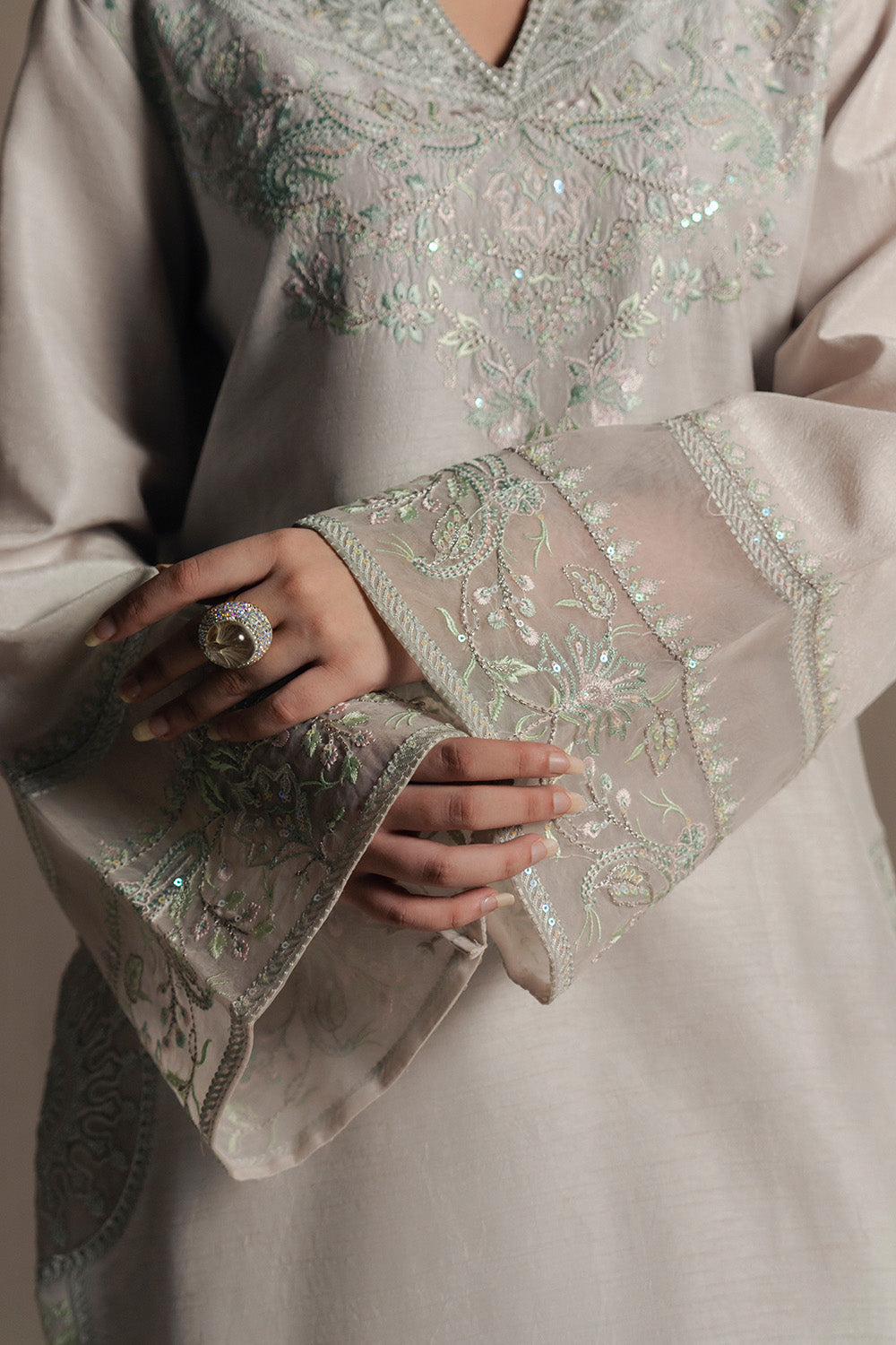 Maryum N Maria | Lyla Pret | VICI - MS50384