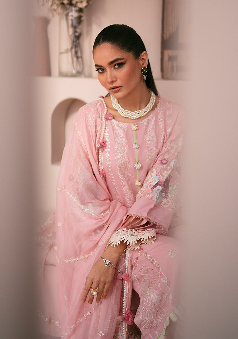 Lala | Veranda Swiss Lawn | Alizey