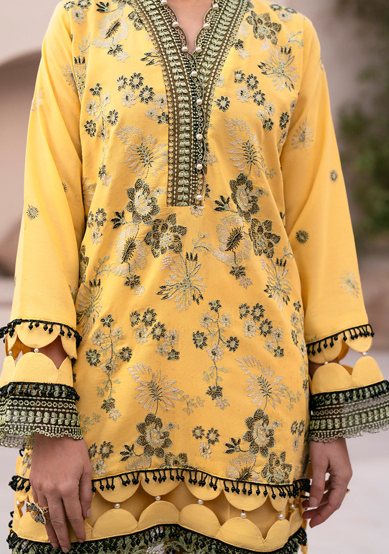 Lala | Veranda Swiss Lawn | Manisha