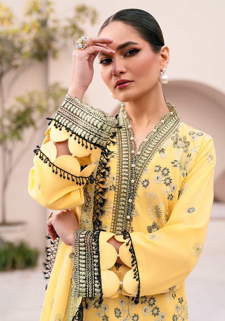 Lala | Veranda Swiss Lawn | Manisha