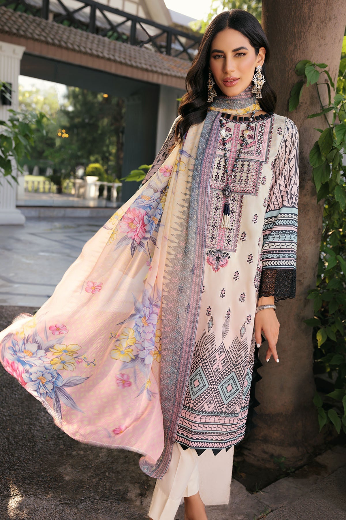 Motifz | Amal Luxury Lawn | 3293