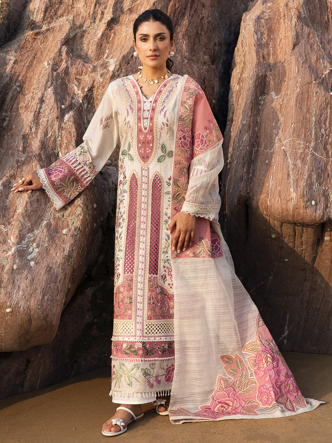 Mahnur | Sirena Luxury Lawn 25 | Magnolia