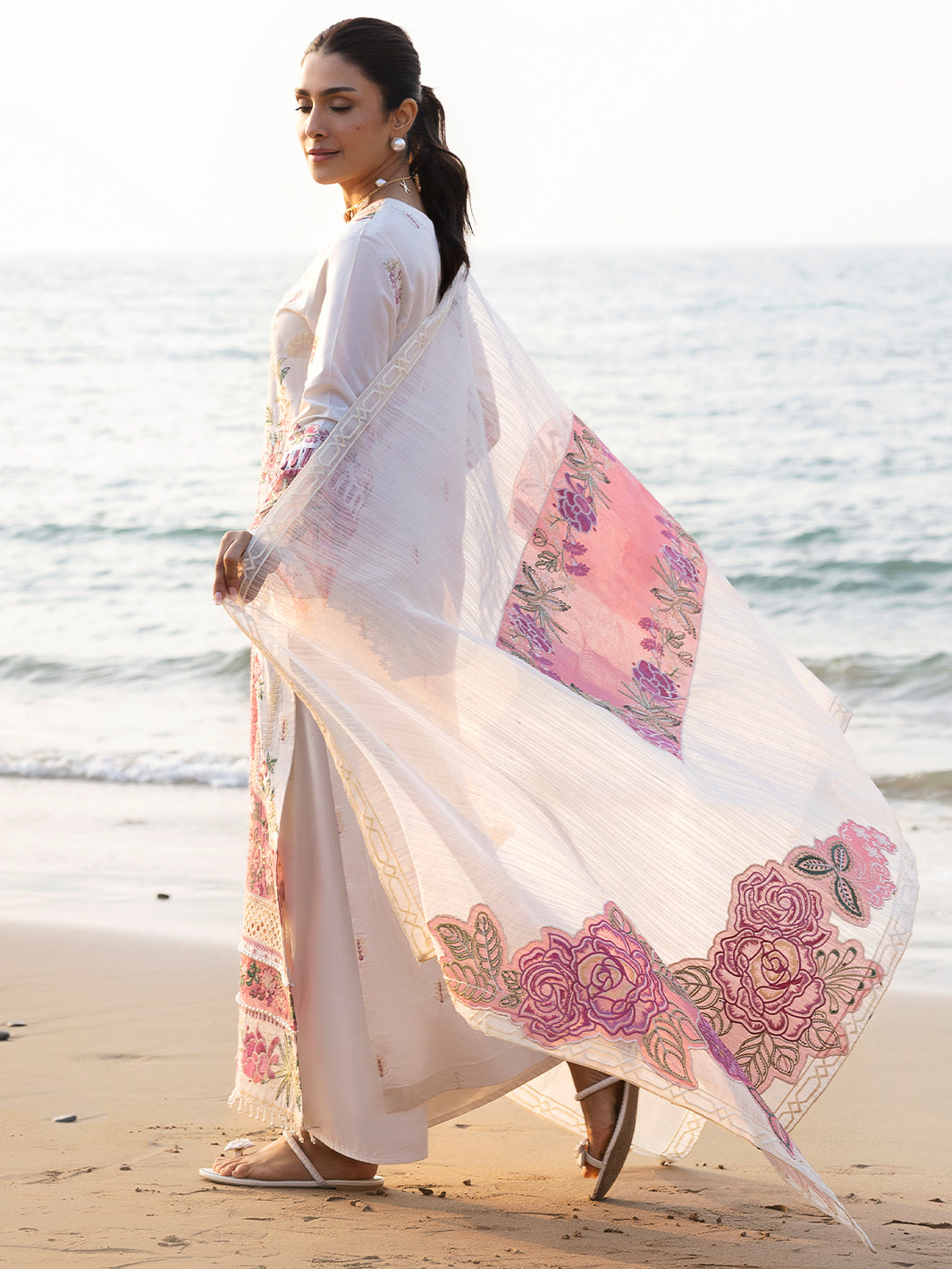 Mahnur | Sirena Luxury Lawn 25 | Magnolia