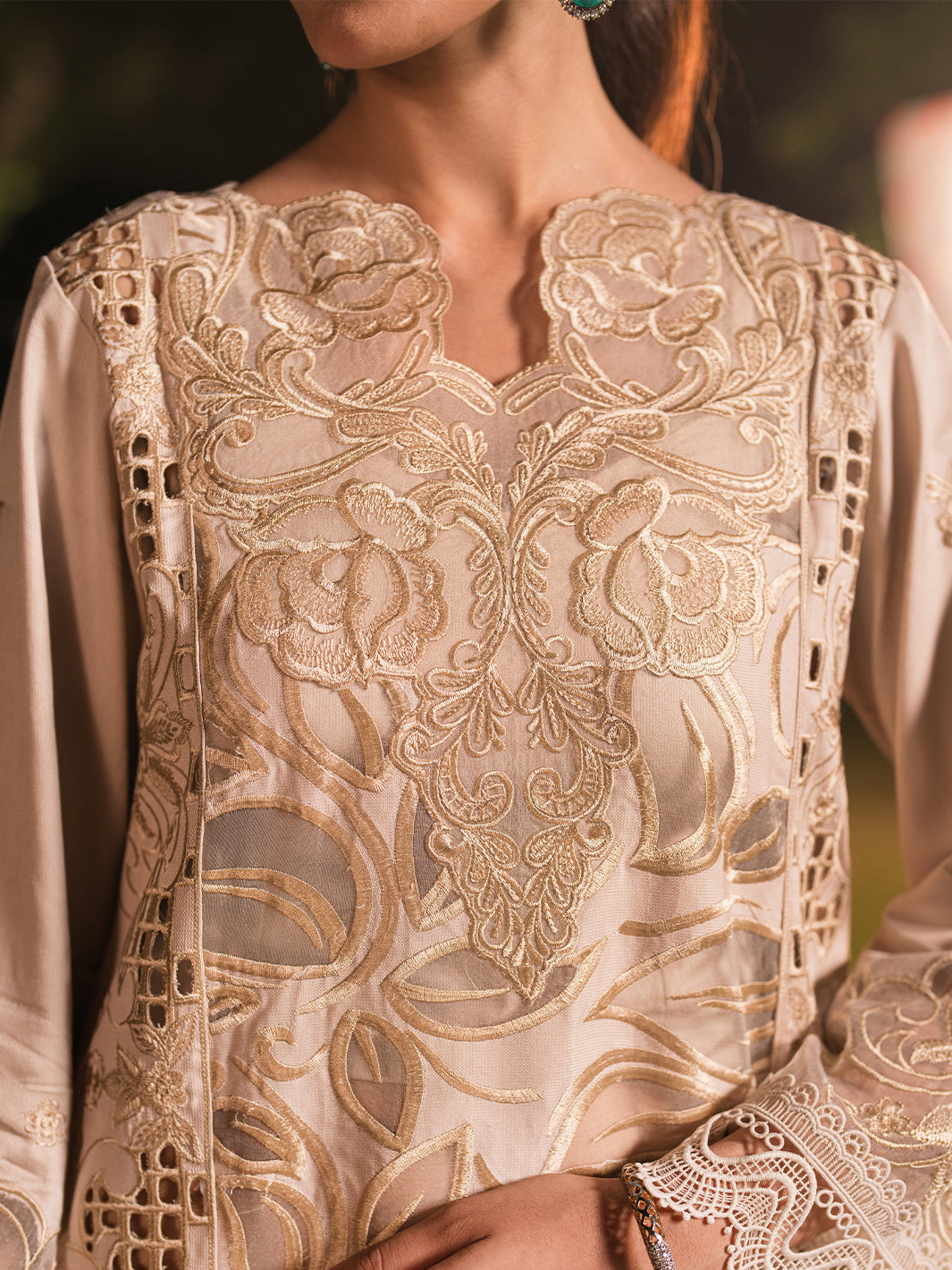 Mahnur | Nazakat Luxury Winter | VELIS - Official Mahnur - Agha Fabrics UK