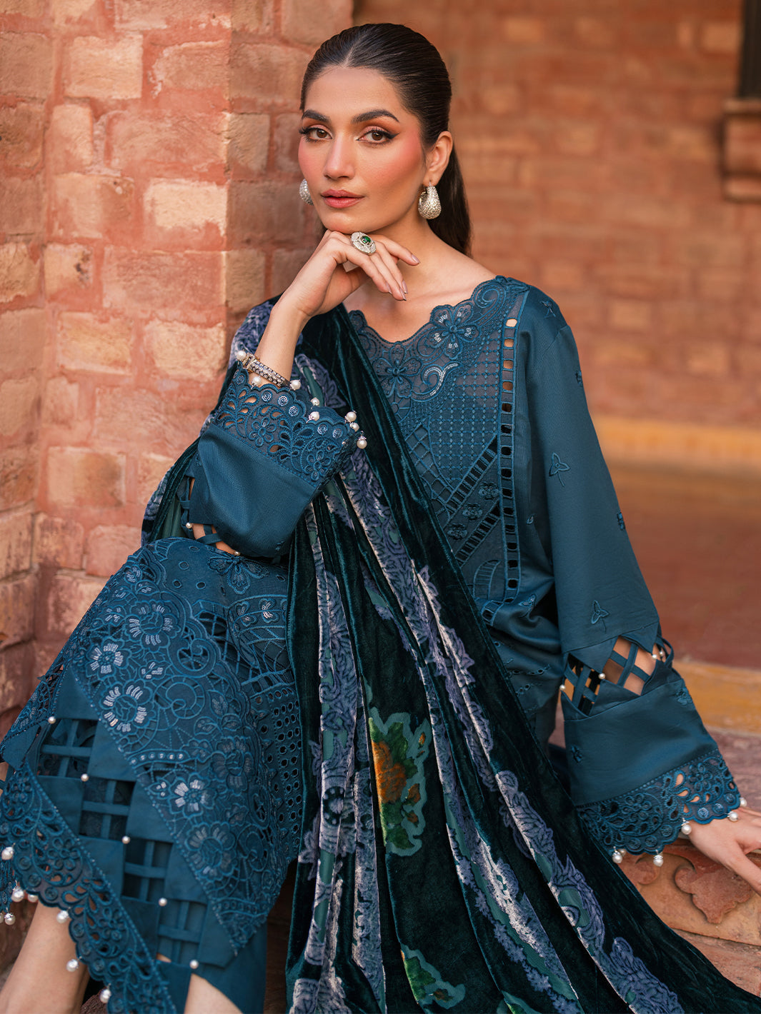 Mahnur | Nazakat Luxury Winter | AVEN - Official Mahnur - Agha Fabrics UK