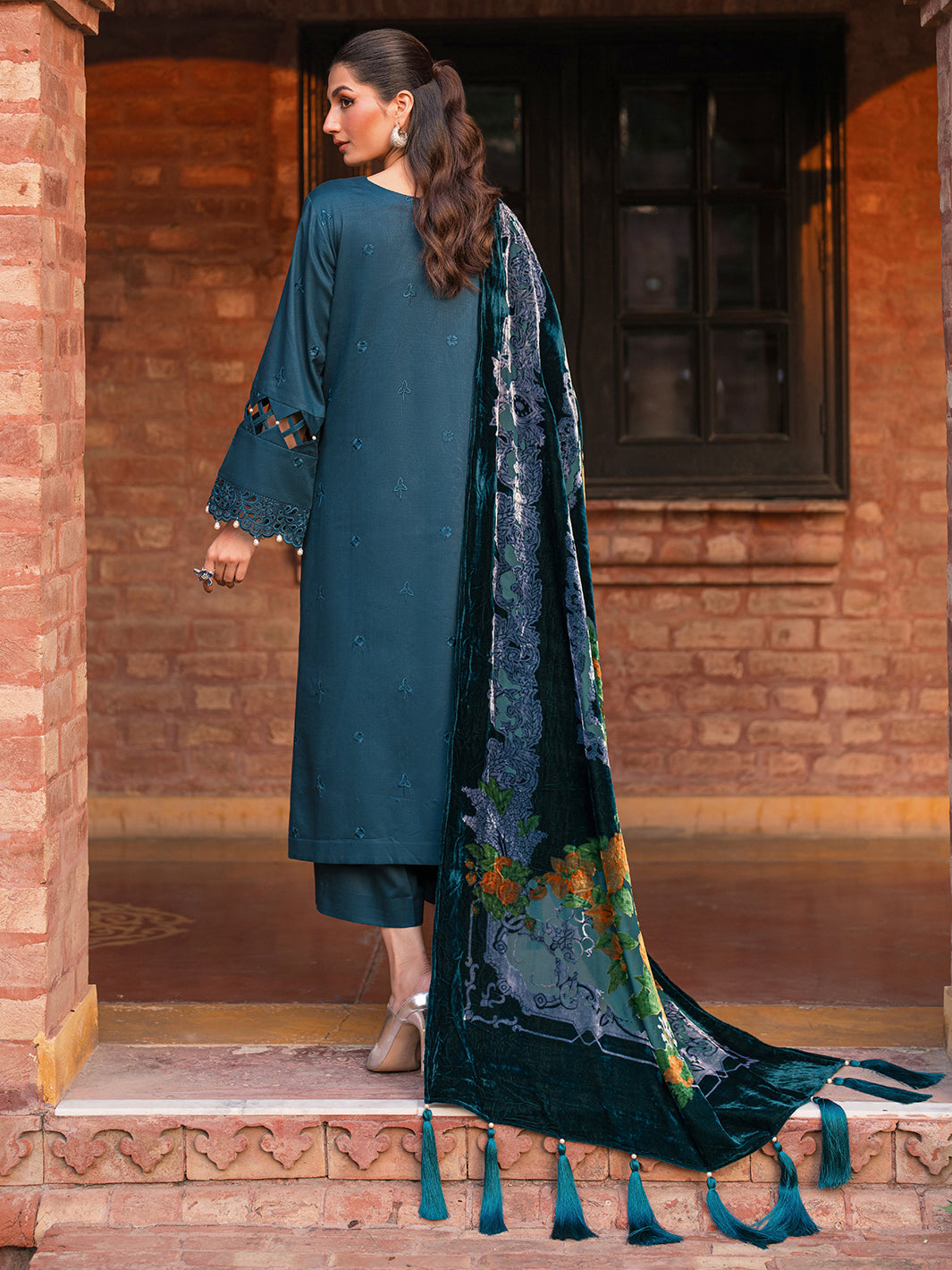Mahnur | Nazakat Luxury Winter | AVEN - Official Mahnur - Agha Fabrics UK
