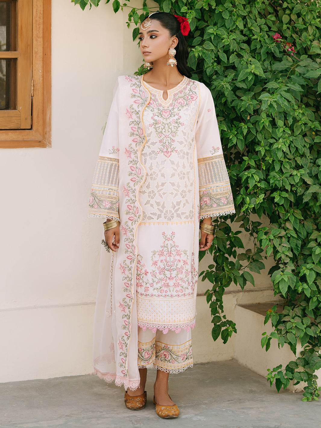 Mahnur | Shanaya Luxury Lawn 25 | Elnaz