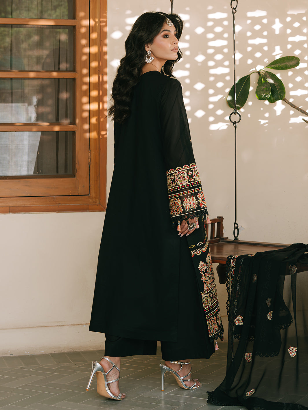 Mahnur | Shanaya Luxury Lawn 25 | Zehra