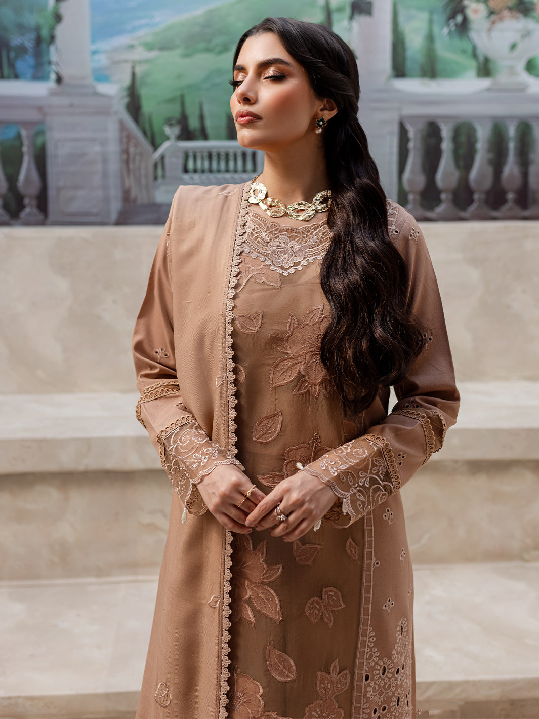 Mahnur | Veronica Luxury Karandi 24 | PENELOPE