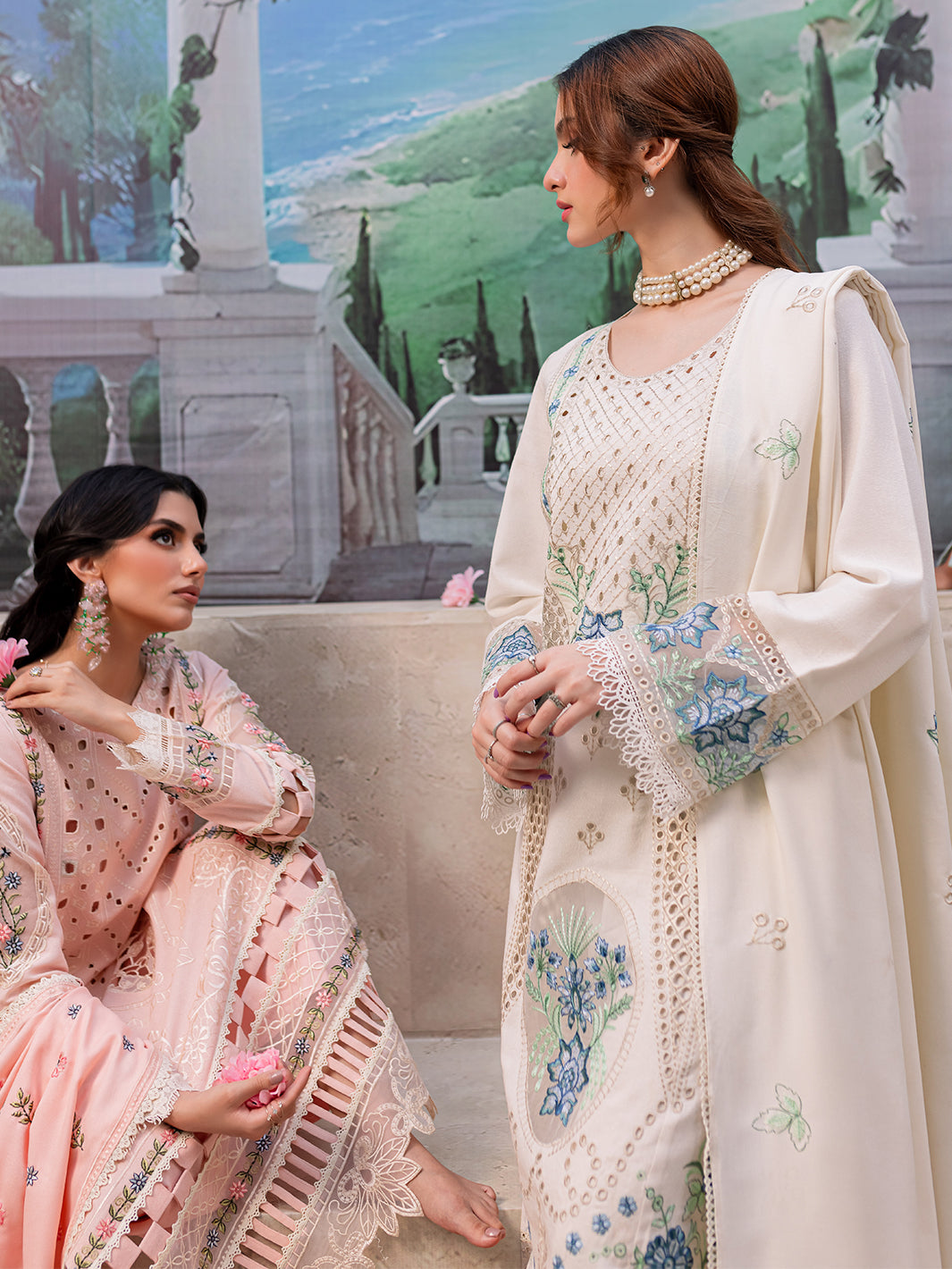Mahnur | Veronica Luxury Karandi 24 | CECILIA