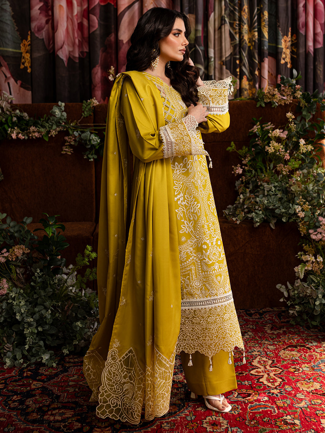 Mahnur | Veronica Luxury Karandi 24 | CLARA