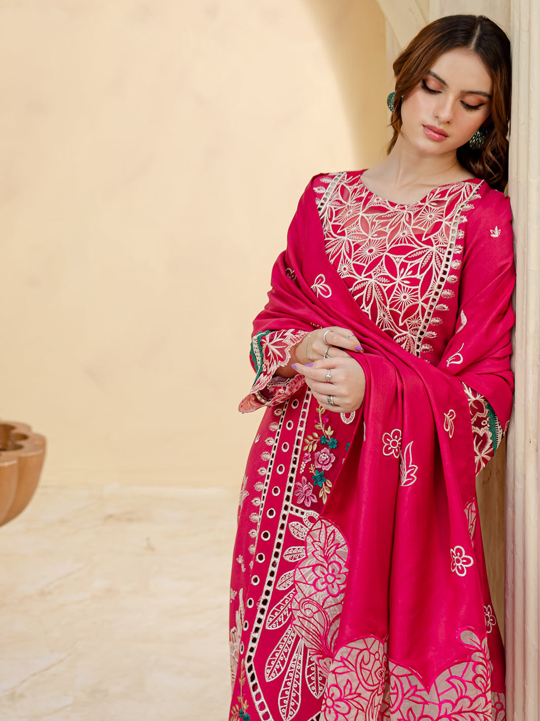 Mahnur | Veronica Luxury Karandi 24 | ELEANOR