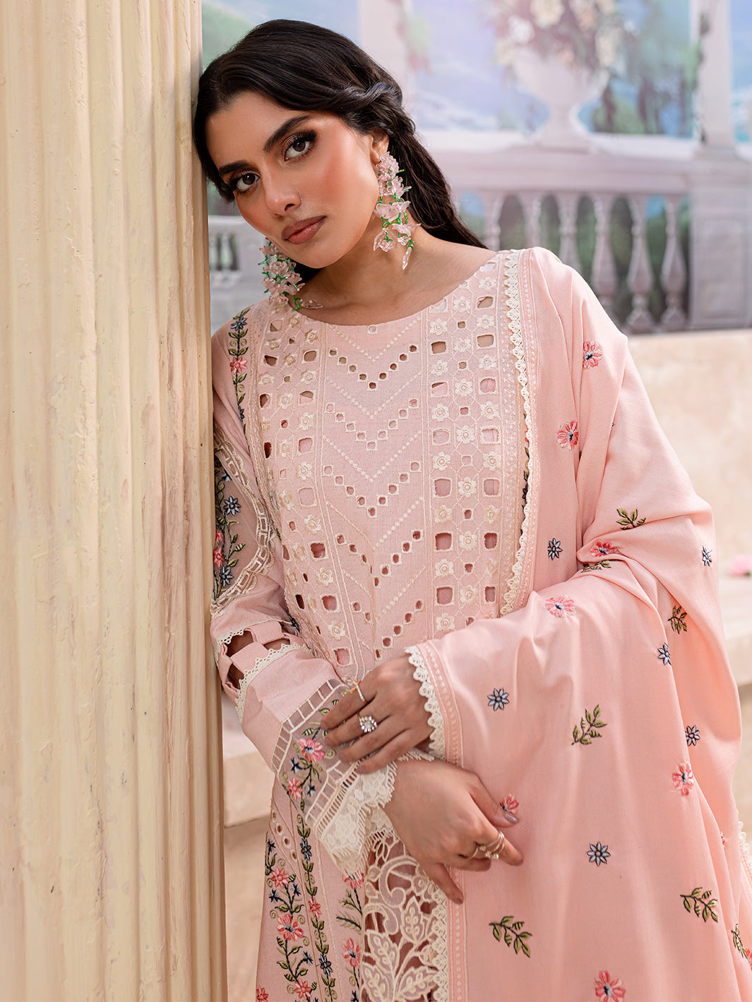 Mahnur | Veronica Luxury Karandi 24 | ISABELLA