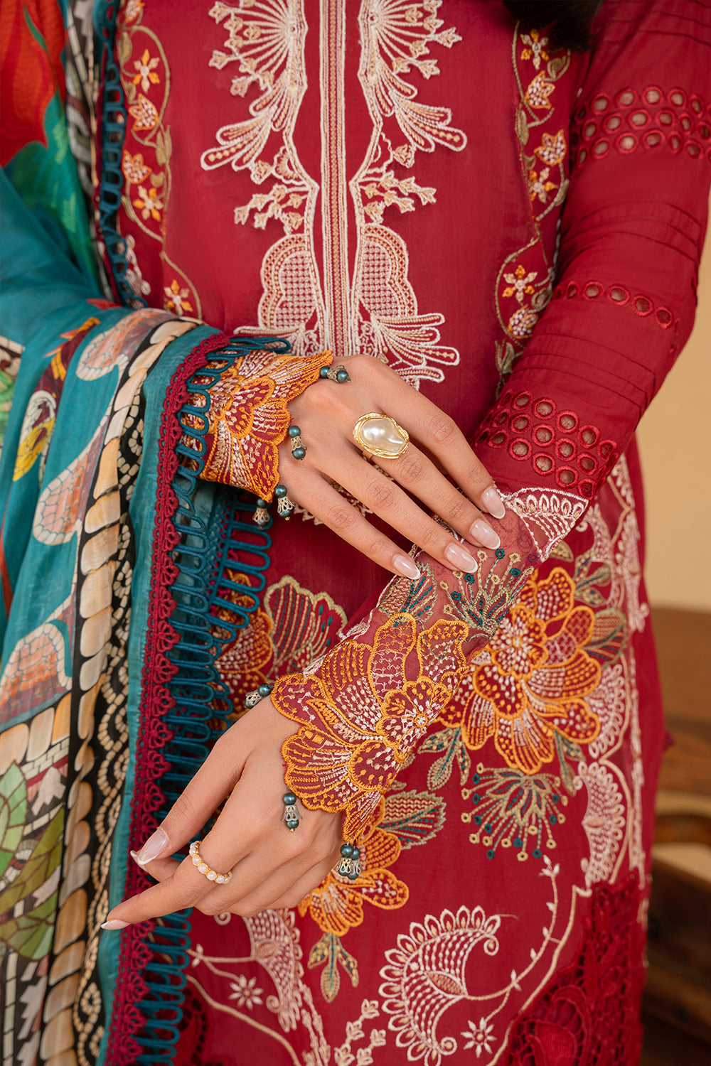 Saira Rizwan | Luxury Lawn 25 | MANON-SRL25-02