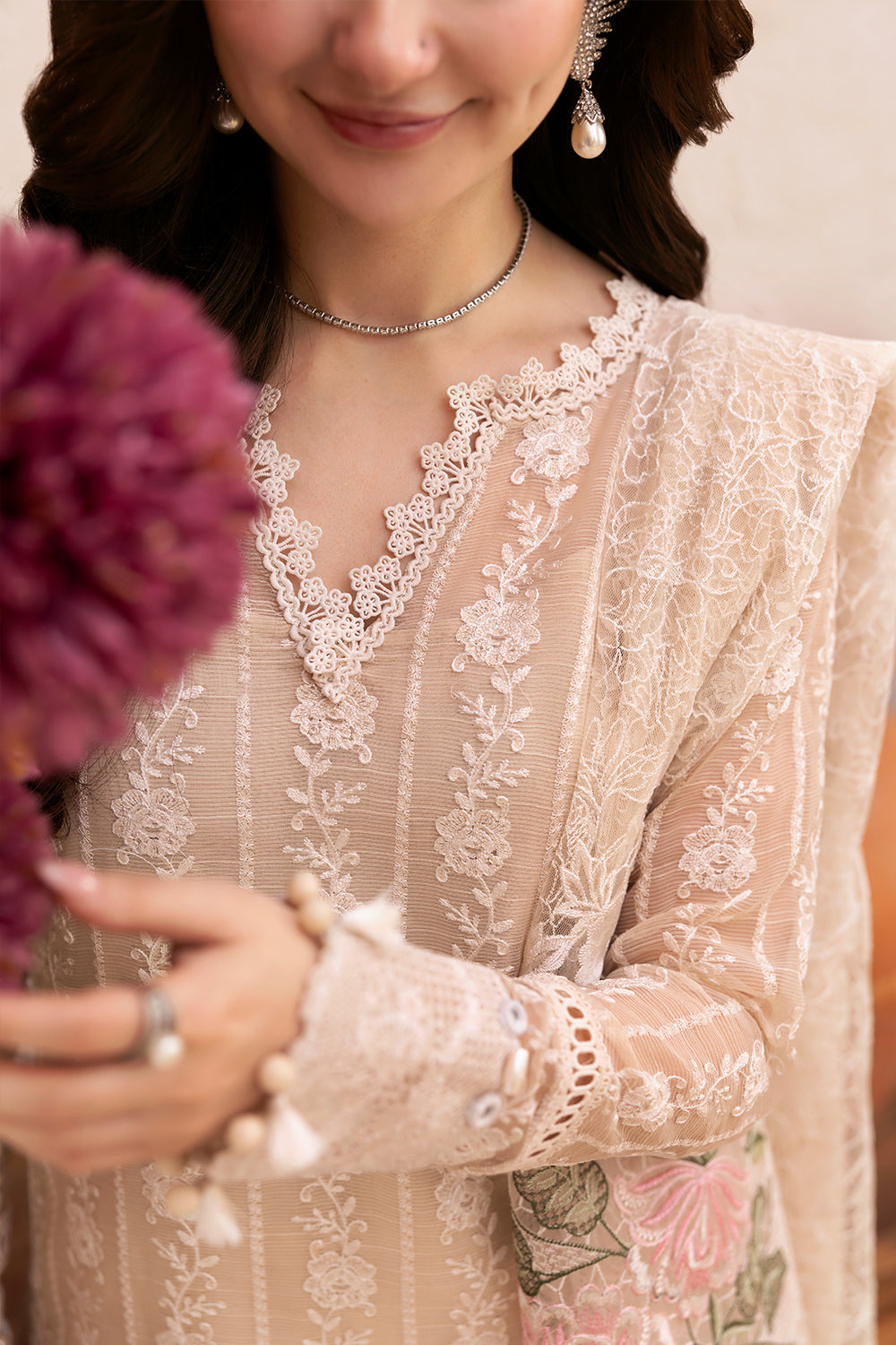 Saira Rizwan | Luxury Lawn 25 | MADONNA-SRL25-08