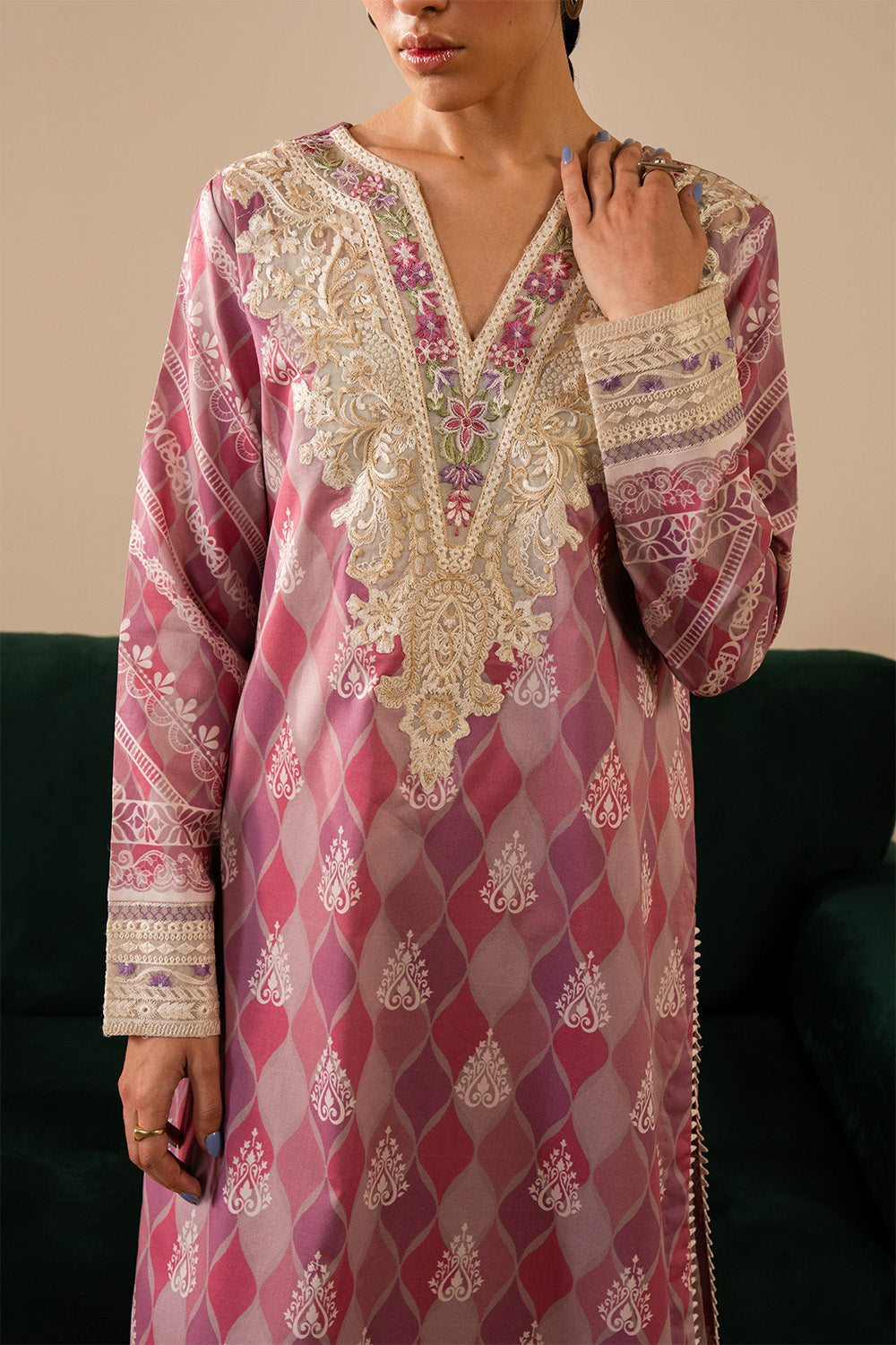 Maryum N Maria | Floren Lawn | LUNA